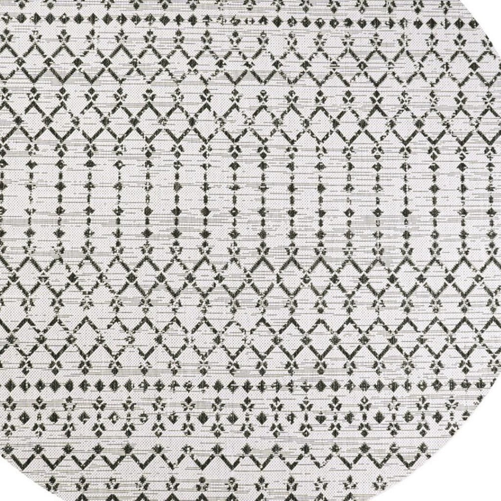 HomeRoots 8' Cream and Black Round Trellis Rug - Durable, Modern Design for Indoor & Outdoor Spaces, Easy Care 704419