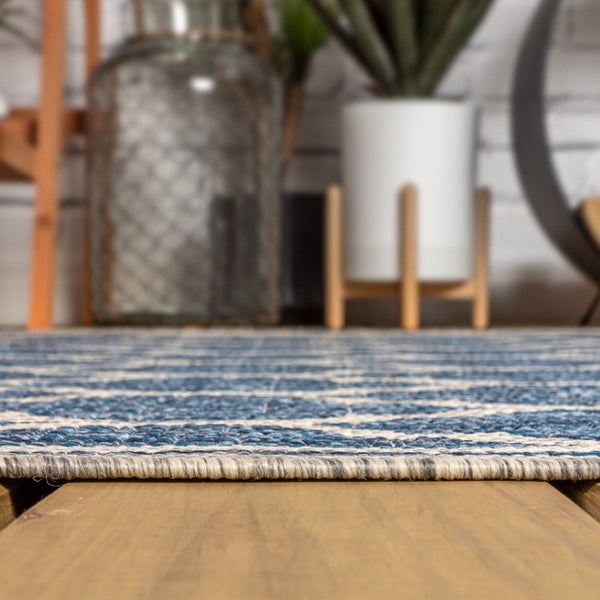 HomeRoots 9' Navy Blue and Gray Round Geometric Area Rug – Stylish, Durable, Versatile for Indoor & Outdoor Spaces 704445