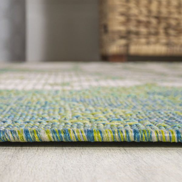 HomeRoots 8' Cream and Green Round Floral Area Rug - Elegant Indoor/Outdoor Design, Easy Care & Durable Quality 704472
