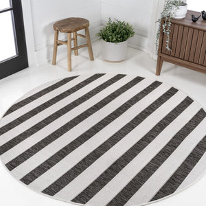HomeRoots 5' Striking Black and Cream Round Striped Rug for Indoor & Outdoor Use – Durable, Stylish Accent Piece 704487