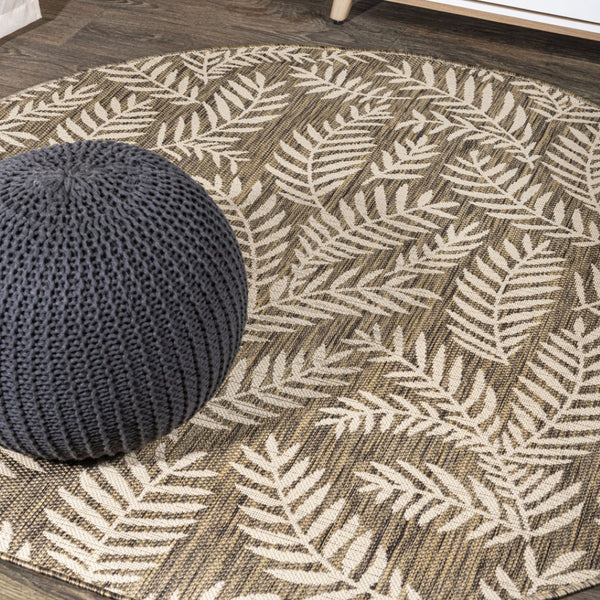 HomeRoots 6' Round Floral Indoor/Outdoor Area Rug - Durable Brown and Beige Design for Stylish Living Spaces 704500