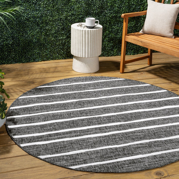 HomeRoots 9' Black and Ivory Striped Round Rug - Durable, Stylish Indoor/Outdoor Area Décor for Any Space 704577