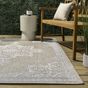 HomeRoots 5' X 8' Beige and Cream Medallion Area Rug - Stylish Indoor/Outdoor Accent for Any Space! 704608