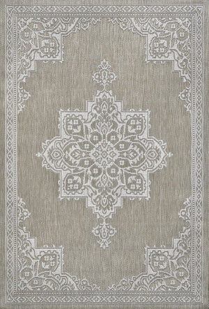 HomeRoots 8' X 10' Beige and Cream Medallion Rug - Stylish Indoor/Outdoor Area Rug for Versatile Spaces 704609
