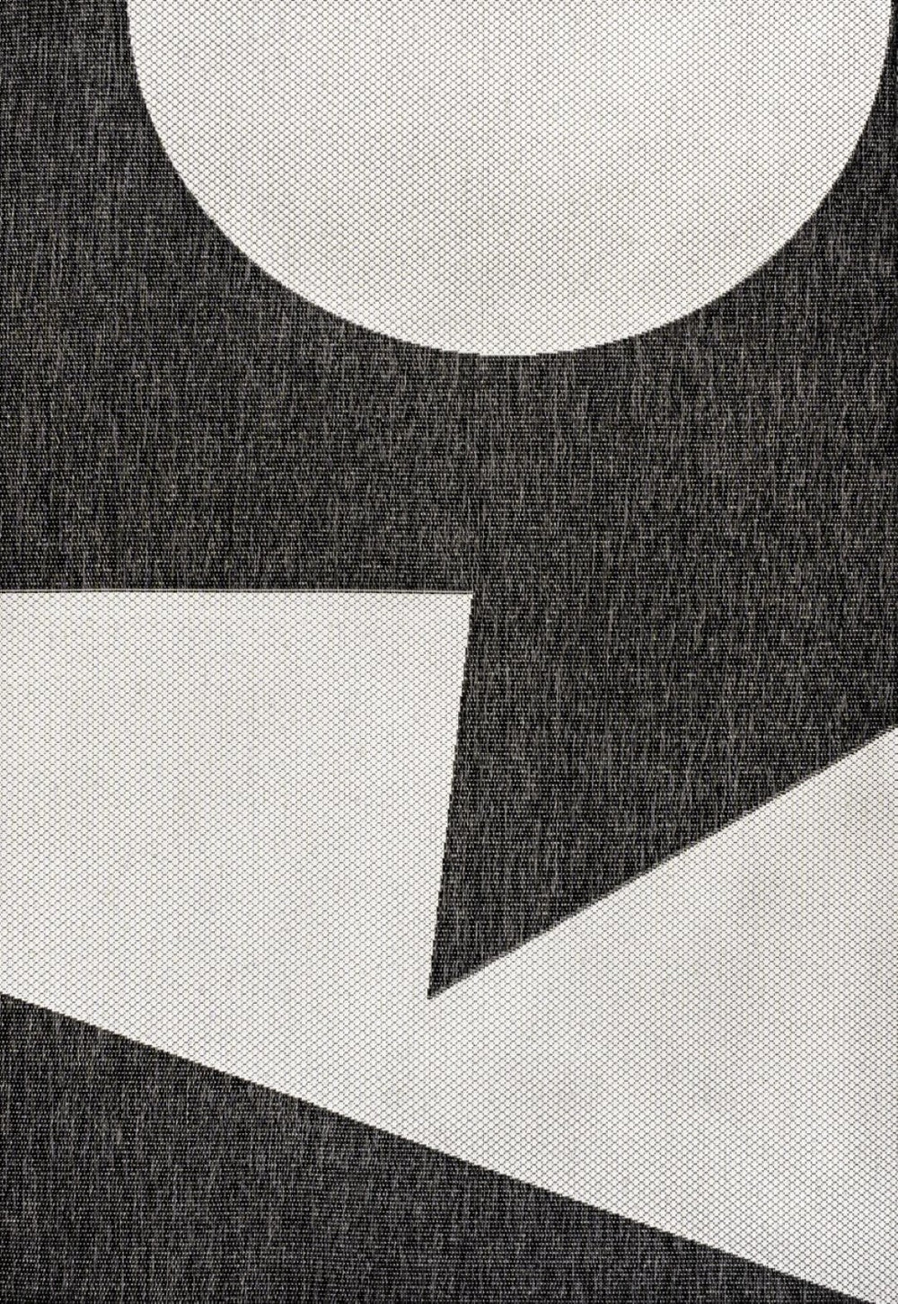 HomeRoots 4' X 6' Black And Cream Geometric Area Rug – Stylish Indoor/Outdoor Design for High-Traffic Spaces 704627