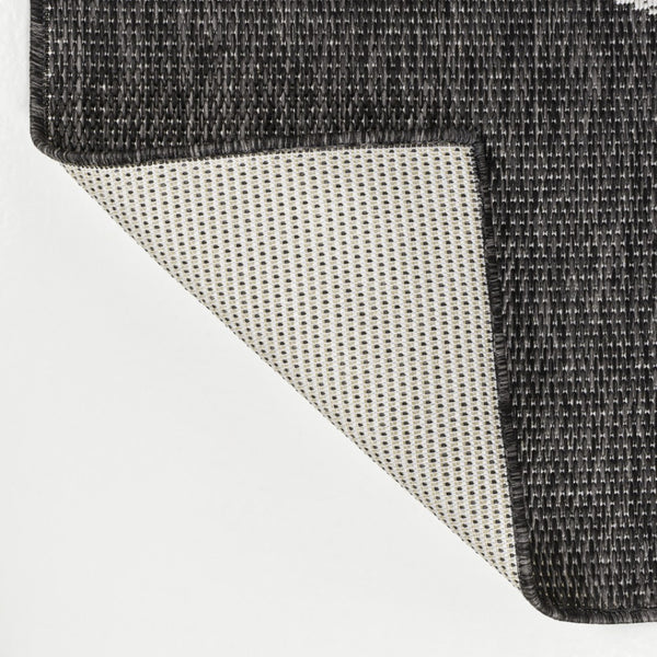 HomeRoots 4' X 6' Black And Cream Geometric Area Rug – Stylish Indoor/Outdoor Design for High-Traffic Spaces 704627