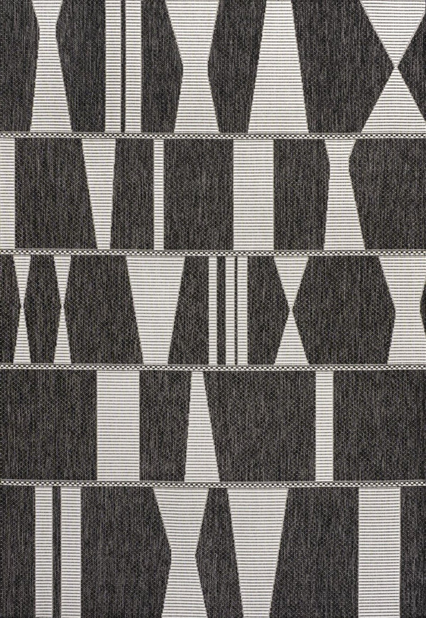 HomeRoots 5' Geometric Black and Cream Indoor Outdoor Area Rug – Stylish, Durable, Versatile for Any Space 704638