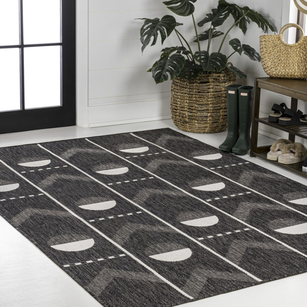 HomeRoots 4' Modern Black & Cream Geometric Indoor/Outdoor Area Rug – Durable, UV-Resistant, Easy Clean Design 704647