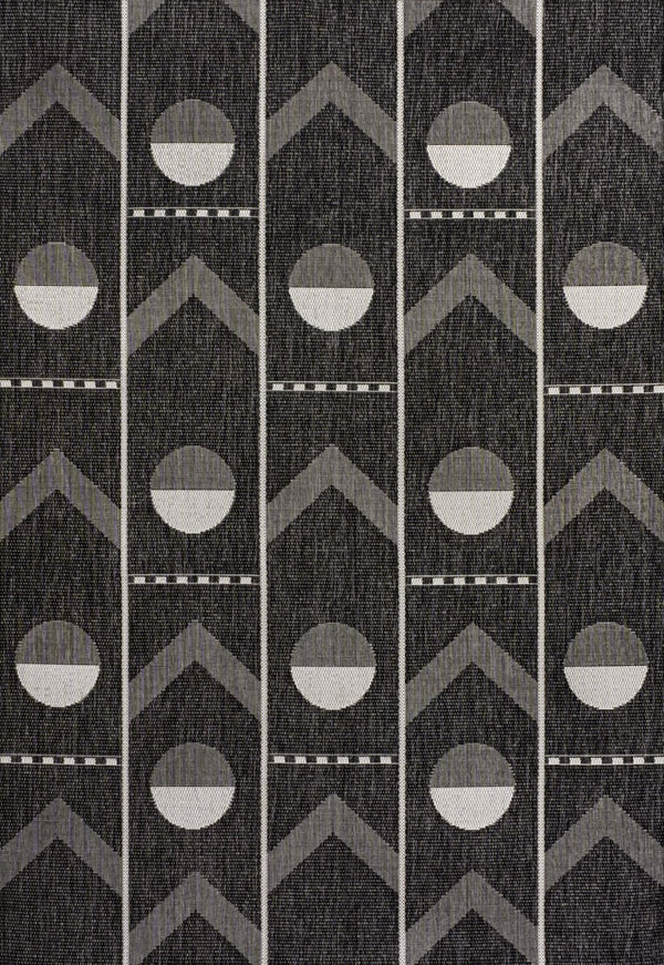 HomeRoots 5' Geometric Black and Cream Area Rug - Stylish, Durable, Indoor/Outdoor Design for Modern Spaces 704648