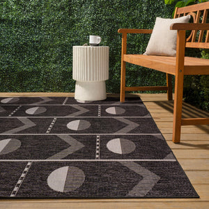 HomeRoots 5' Geometric Black and Cream Area Rug - Stylish, Durable, Indoor/Outdoor Design for Modern Spaces 704648