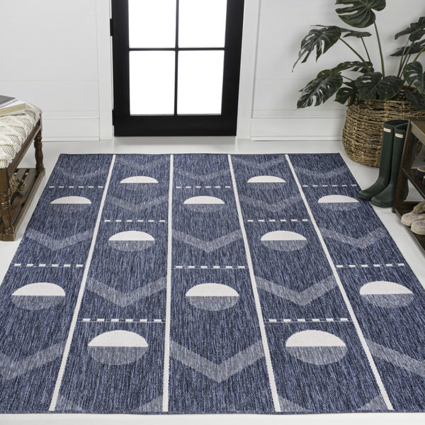 HomeRoots 5' Navy Blue & Cream Geometric Area Rug - Stylish, Durable Indoor/Outdoor Accent for Any Space 704658