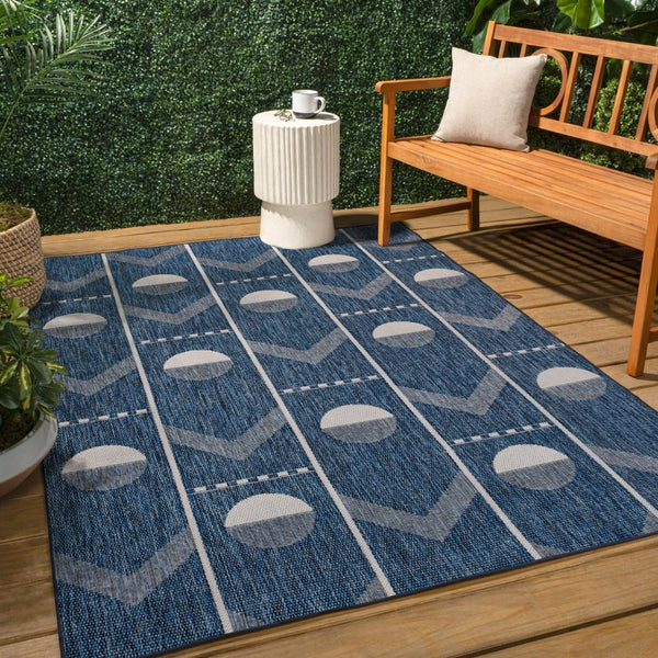 HomeRoots 5' Navy Blue & Cream Geometric Area Rug - Stylish, Durable Indoor/Outdoor Accent for Any Space 704658