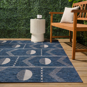 HomeRoots 5' Navy Blue & Cream Geometric Area Rug - Stylish, Durable Indoor/Outdoor Accent for Any Space 704658