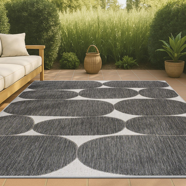 HomeRoots 4' Modern Black and Cream Geometric Area Rug for Indoor and Outdoor Spaces - Durable, Stylish, Versatile! 704662