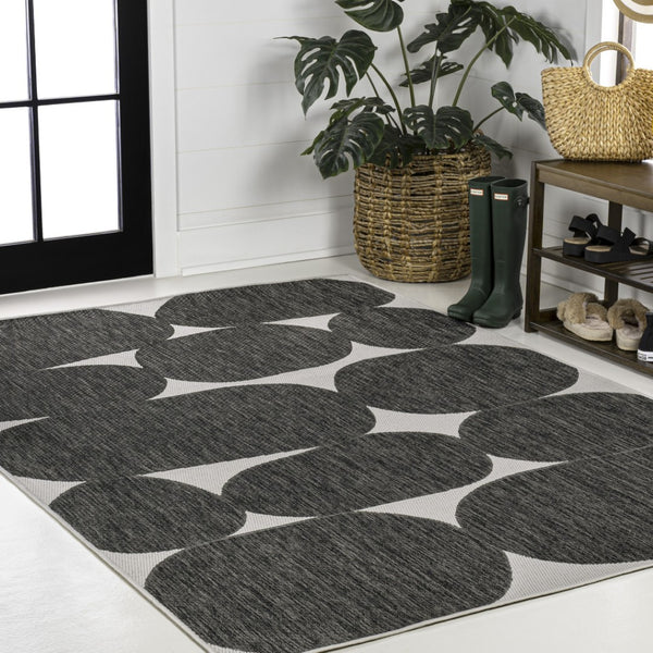 HomeRoots 4' Modern Black and Cream Geometric Area Rug for Indoor and Outdoor Spaces - Durable, Stylish, Versatile! 704662