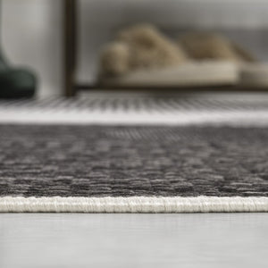 HomeRoots 4' Cream and Black Geometric Indoor-Outdoor Area Rug - Durable, Stylish, and Low-Maintenance Design! 704672