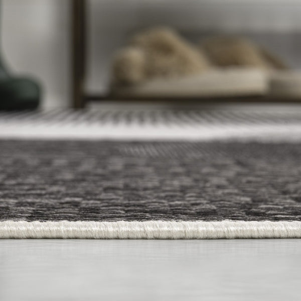 HomeRoots 4' Cream and Black Geometric Indoor-Outdoor Area Rug - Durable, Stylish, and Low-Maintenance Design! 704672