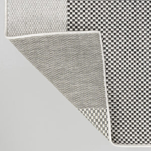 HomeRoots 5' Geometric Cream and Black Area Rug - Stylish Indoor/Outdoor Design for Modern Living Spaces 704673