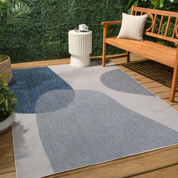 HomeRoots 4' X 6' Cream and Navy Blue Geometric Area Rug - Stylish Indoor/Outdoor Décor for Modern Spaces 704677