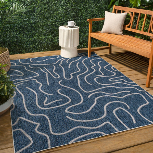 HomeRoots 4' X 6' Navy Blue & Cream Abstract Area Rug - Modern Indoor/Outdoor Elegance for Any Space 704682