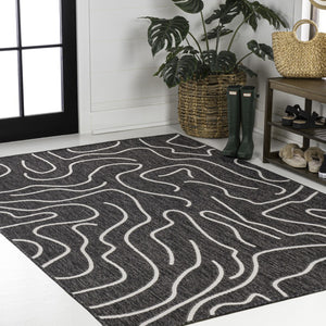 HomeRoots 5' X 8' Black and Cream Abstract Area Rug - Stylish Indoor & Outdoor Modern Accent for Any Space 704688