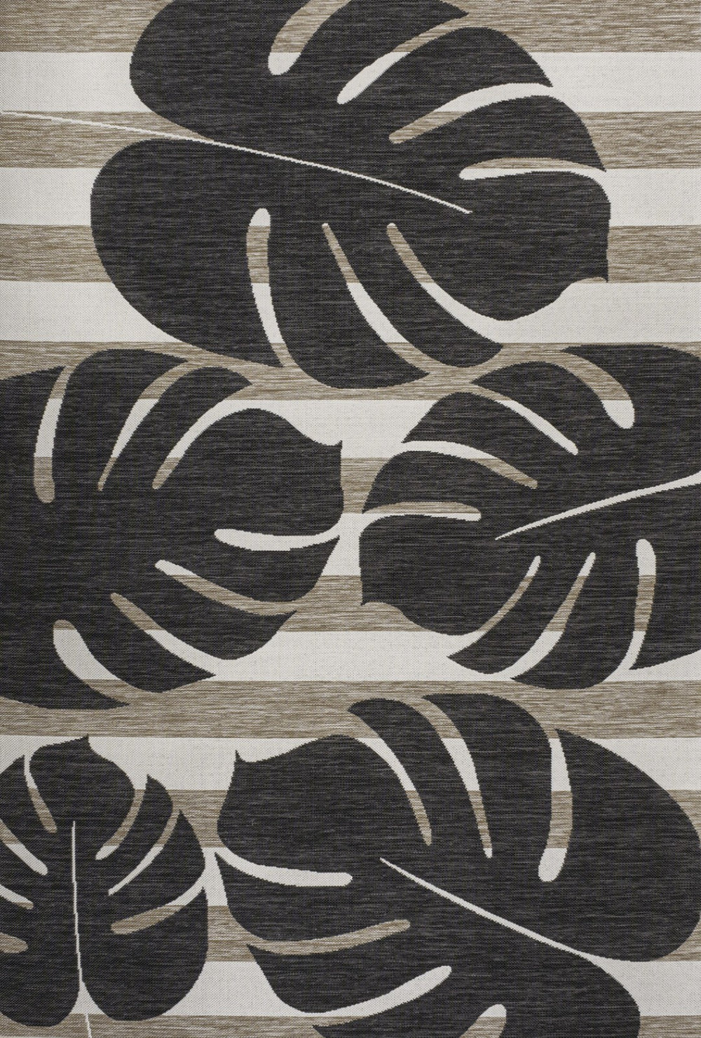 HomeRoots 4' Black and Beige Floral Area Rug – Versatile Indoor/Outdoor Design for Timeless Elegance and Style 704692