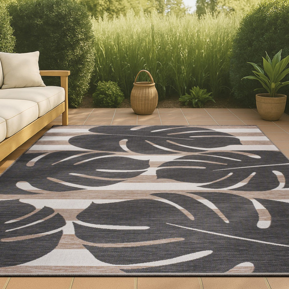 HomeRoots 5' Black and Beige Floral Area Rug – Versatile Indoor/Outdoor Design, Durable, Easy to Maintain, Stylish 704693