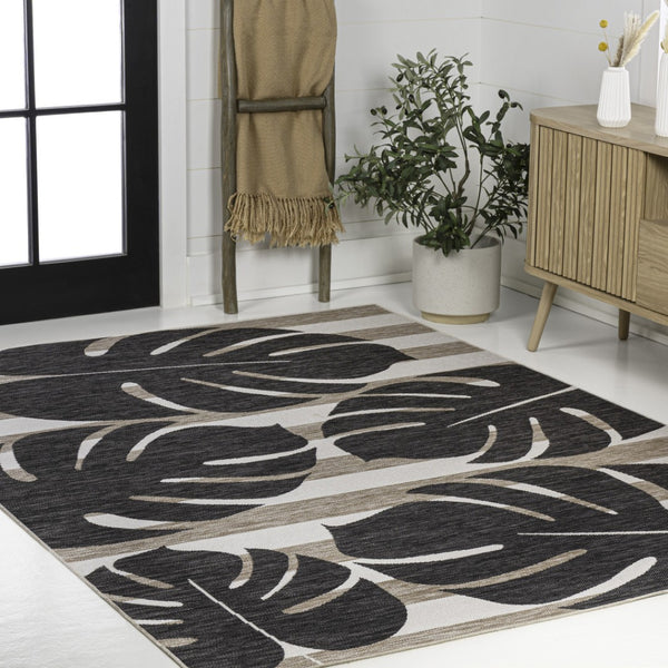 HomeRoots 5' Black and Beige Floral Area Rug – Versatile Indoor/Outdoor Design, Durable, Easy to Maintain, Stylish 704693