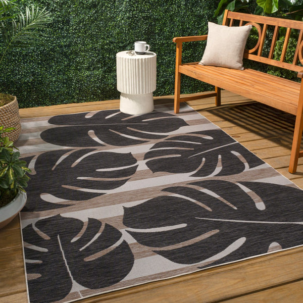 HomeRoots 5' Black and Beige Floral Area Rug – Versatile Indoor/Outdoor Design, Durable, Easy to Maintain, Stylish 704693