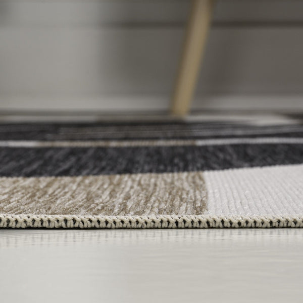 HomeRoots 5' Black and Beige Floral Area Rug – Versatile Indoor/Outdoor Design, Durable, Easy to Maintain, Stylish 704693
