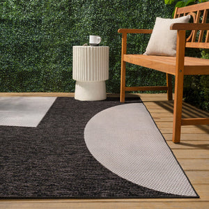HomeRoots 5' Stylish Navy Blue & White Animal Print Area Rug – Durable Indoor/Outdoor Decor for Any Space 704708
