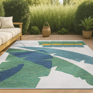 HomeRoots 4' Modern Green and Cream Abstract Area Rug - Versatile Indoor/Outdoor Design for Any Space! 704742