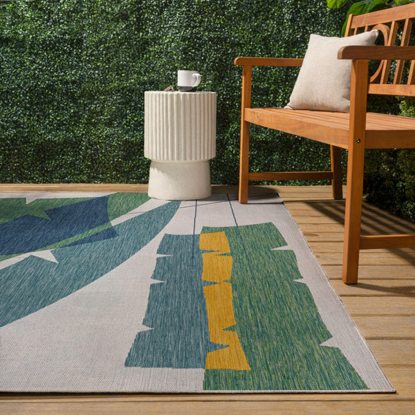 HomeRoots 4' Modern Green and Cream Abstract Area Rug - Versatile Indoor/Outdoor Design for Any Space! 704742