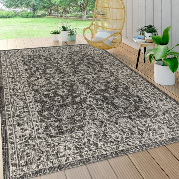 HomeRoots 5' Black and Gray Medallion Indoor-Outdoor Area Rug – Stylish, Durable, and Easy to Maintain for Any Space! 704753
