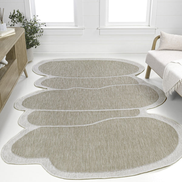 HomeRoots 5' X 8' Beige and Cream Medallion Area Rug – Elegant Design for Indoor and Outdoor Spaces, Durable & Versatile 704780