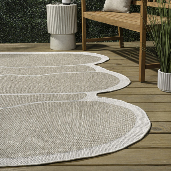 HomeRoots 6' Elegant Beige and Cream Medallion Area Rug for Indoor/Outdoor Use - Durable, Stylish, Versatile! 704781