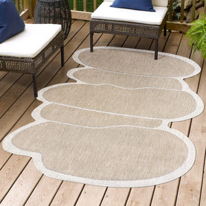 HomeRoots 6' Elegant Beige and Cream Medallion Area Rug for Indoor/Outdoor Use - Durable, Stylish, Versatile! 704781