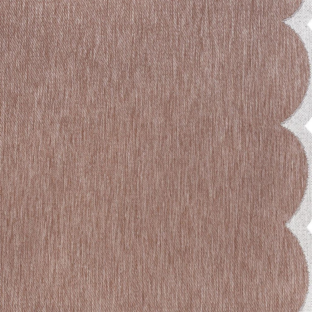 HomeRoots 5' Indoor/Outdoor Rose and Cream Area Rug - Durable, Stylish, Low-Maintenance for Any Space! 704800