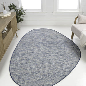 HomeRoots 5' Gray and Navy Blue Medallion Indoor Outdoor Area Rug - Durable, Stylish, Easy-Clean Design for All Spaces 704830