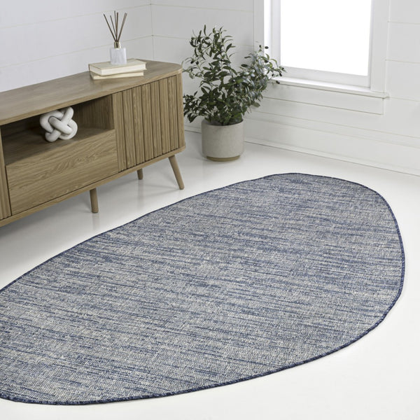 HomeRoots 5' Gray and Navy Blue Medallion Indoor Outdoor Area Rug - Durable, Stylish, Easy-Clean Design for All Spaces 704830