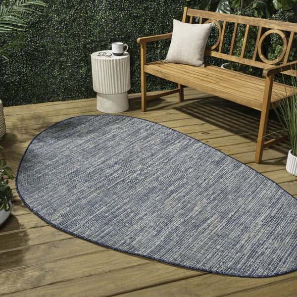 HomeRoots 5' Gray and Navy Blue Medallion Indoor Outdoor Area Rug - Durable, Stylish, Easy-Clean Design for All Spaces 704830