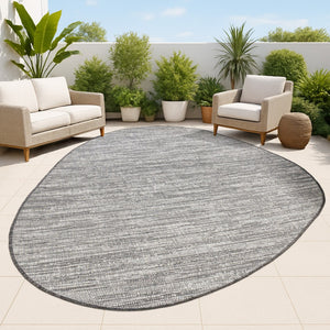HomeRoots 5' Gray and Black Medallion Indoor-Outdoor Area Rug - Stylish, Durable, and Low-Maintenance Design 704840