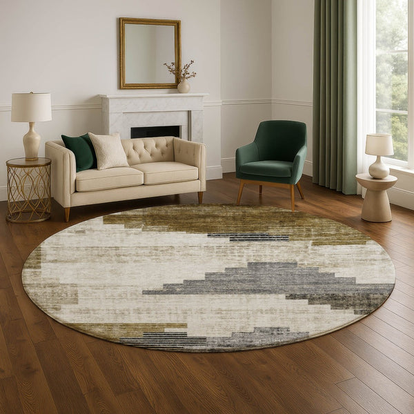 HomeRoots 8' Brown and Gray Geometric Washable Round Rug – Durable, Stylish, UV-Protected for High Traffic Areas 704918