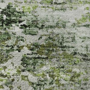 HomeRoots 8' Artichoke Green Abstract Round Rug - Washable, UV-Protected & Non-Slip for Family Spaces 704954
