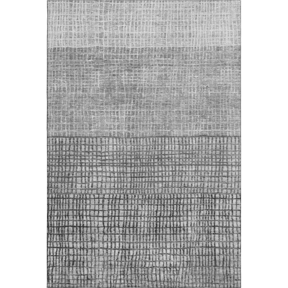 HomeRoots 5' Gray and Silver Geometric Area Rug - Washable, UV-Protected, Stain-Resistant for Busy Homes 705031