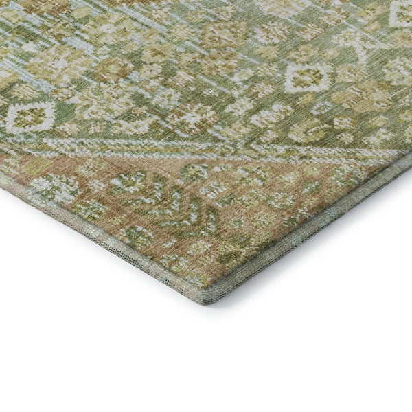 HomeRoots 8' Sage Ivory And Tan Geometric Round Rug – Washable, UV Protected, Perfect for Modern Spaces! 705176
