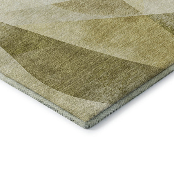 HomeRoots 8' Washable Round Area Rug with Geometric Pattern - Green, Beige, Ivory, UV Protection & Non-Slip Backing 705248