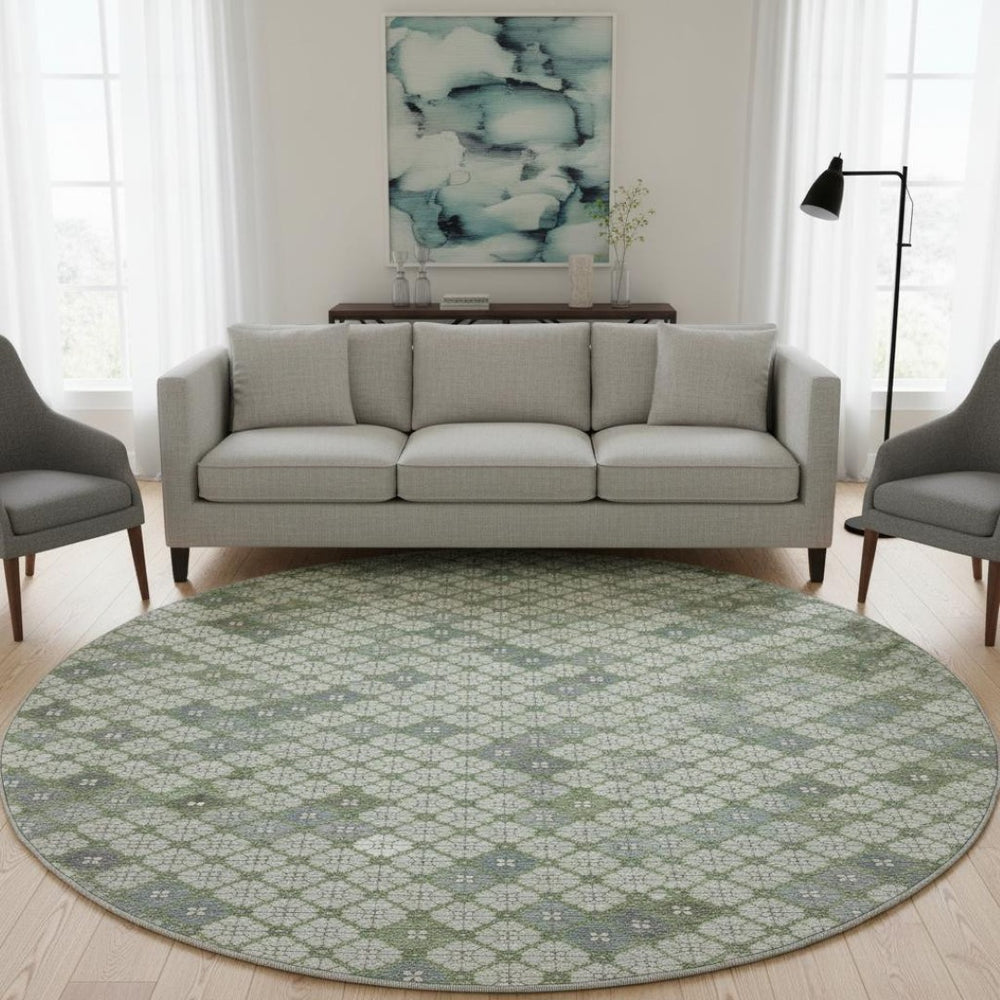 HomeRoots 8' Mint Green Geometric Round Rug - Washable, UV-Protected, Perfect for High-Traffic Homes & Pets! 705308