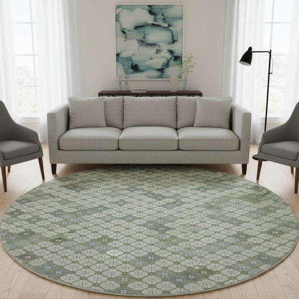 HomeRoots 8' Mint Green Geometric Round Rug - Washable, UV-Protected, Perfect for High-Traffic Homes & Pets! 705308