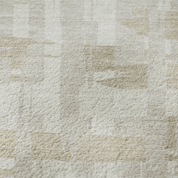 HomeRoots 8' Ivory and Tan Striped Washable Round Rug - UV Protected, Stain Resistant, Perfect for High-Traffic Areas 705680